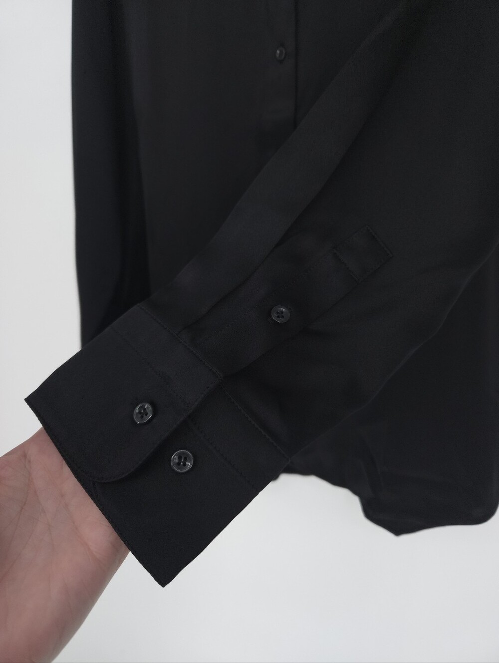 100% Silk Banana Republic The Everyday Silk Shirt Black NWT - Picture 6 of 9